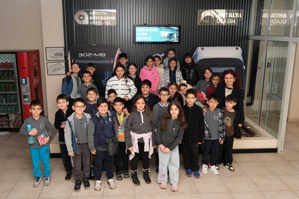 Öğrenciler tramvayın tarihini öğrendi