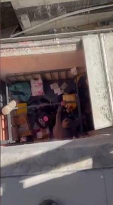 Güngören'de yük taşıma sepeti 1'inci kattan düştü; işçi yaralandı