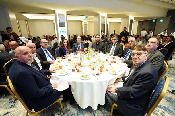 Başkan Dutlulu, basın mensupları ve meclis üyeleriyle iftarda buluştu