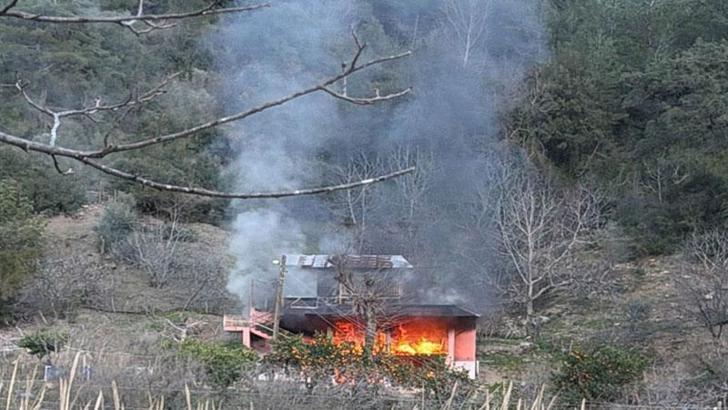 Adana'da ev yangını