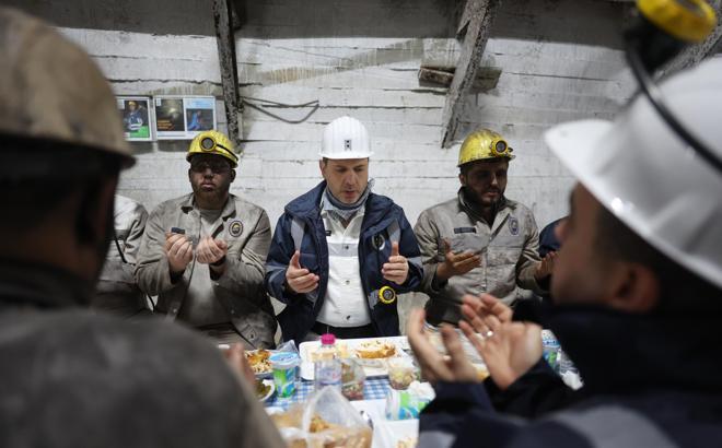 Bakan Bayraktar: Ülkemiz için enerji arzı sorunu öngörmüyoruz (2)