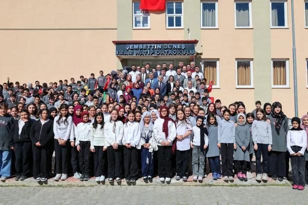 Vali Aktaş öğrencilerle buluştu