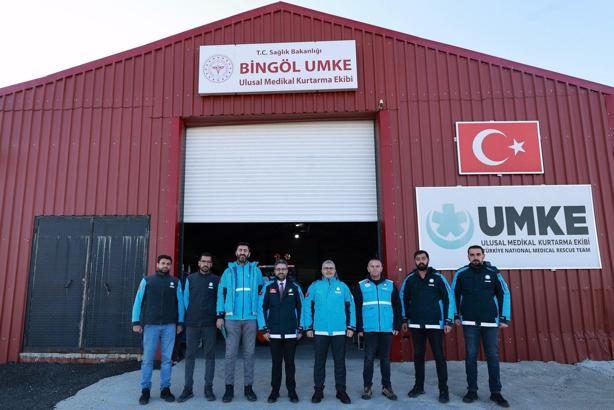 Vali Çelik, UMKE yerleşkesinde incelemede bulundu