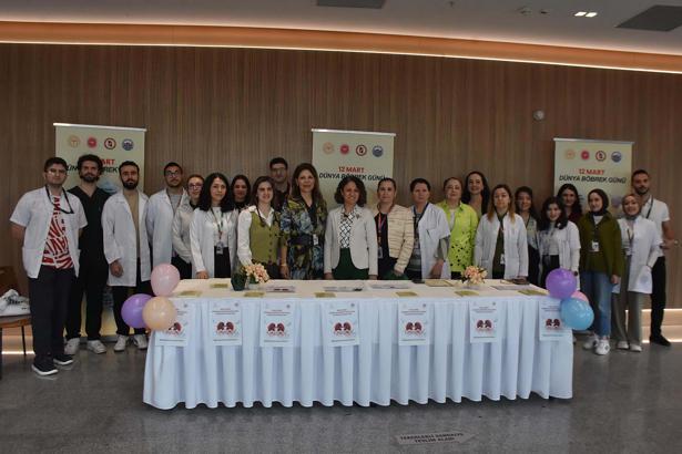 İzmir Şehir Hastanesi’nde 'böbrek sağlığına' farkındalık