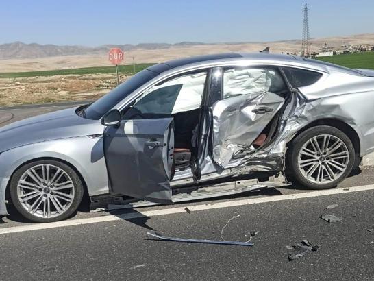 Nusaybin’de otomobiller çarpıştı: 3 yaralı