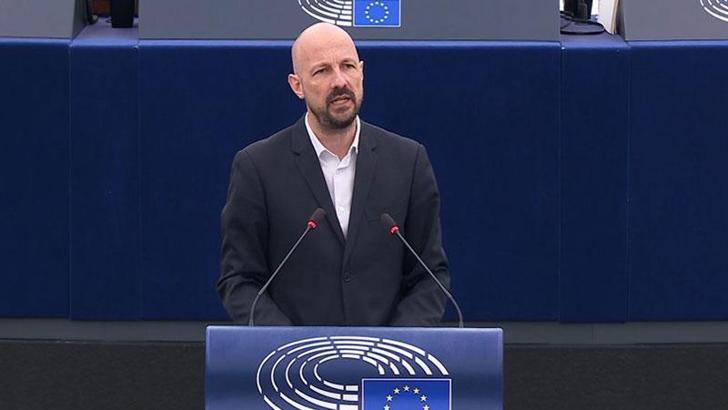 Belçikalı AP üyesi Botenga: Bombalarınız asla demokrasi getirmedi ve asla getirmeyecek