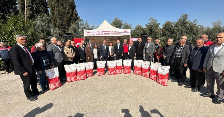 Osmaniye’de 631 çiftçiye ayçiçeği tohumu dağıtıldı