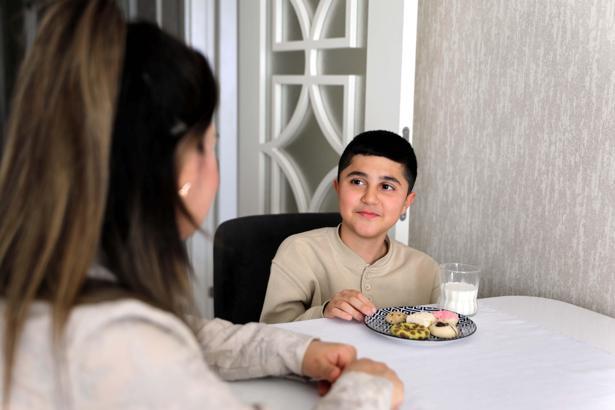 DMD'li Deniz'in annesi: Kardeşimi bu hastalığa kurban ettik, oğlumu kurban etmeyeceğiz