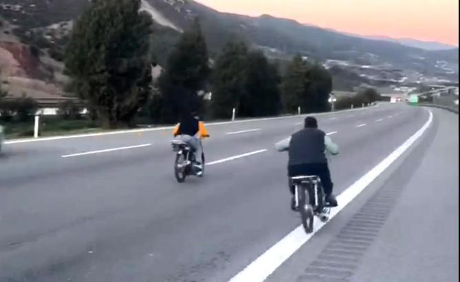 Otoyolda motosikletle yarış yapan sürücülere ve görüntülerini paylaşanlara ceza