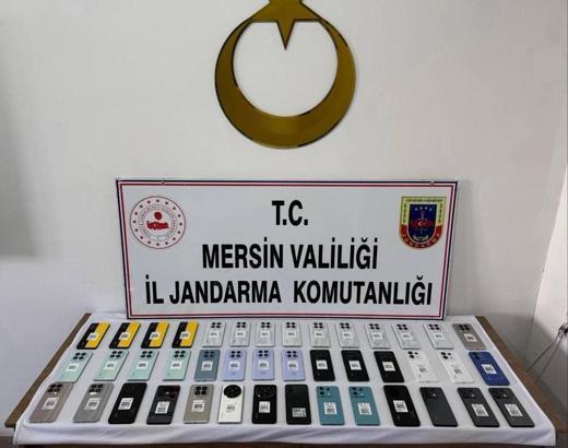 Yurtdışından kaçak telefon getiren şüpheli yakalandı