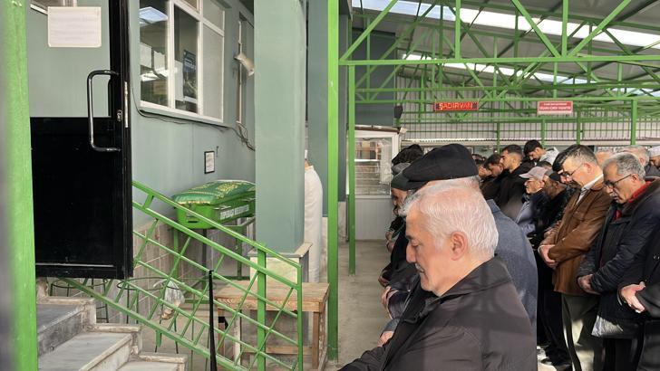 Babasının öldürüp hobi bahçesine gömdüğü Zehra, toprağa verildi