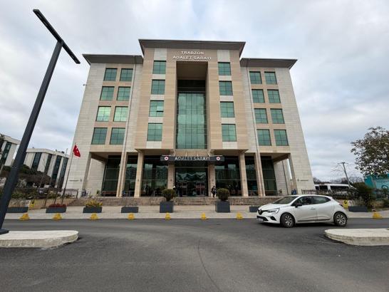 Boşanma aşamasındaki eşi tarafından katledilen Sinem, komşusundan yardım istemiş