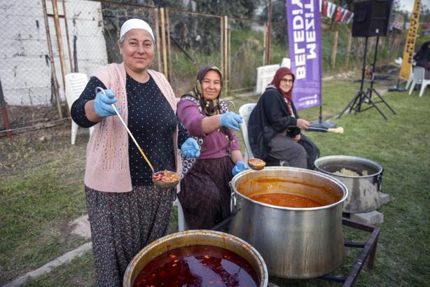Mezitli’de iftar sofrası kadın emeğiyle hazırlandı
