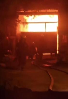 Adana'da mobilya atölyesinde yangın