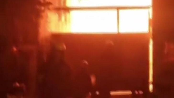 Adana'da mobilya atölyesinde yangın