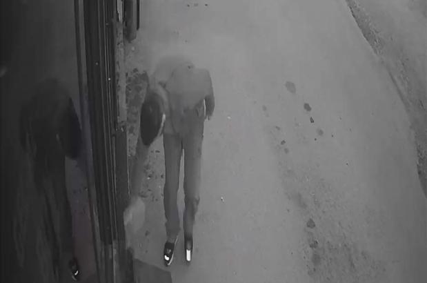 Bursa’da pizza zincirinin eski çalışanı 2 şubeyi kundakladı; o anlar kamerada