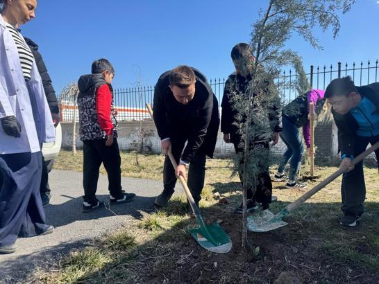 Büyükşehir’den özel çocuklarla ağaç dikim etkinliği