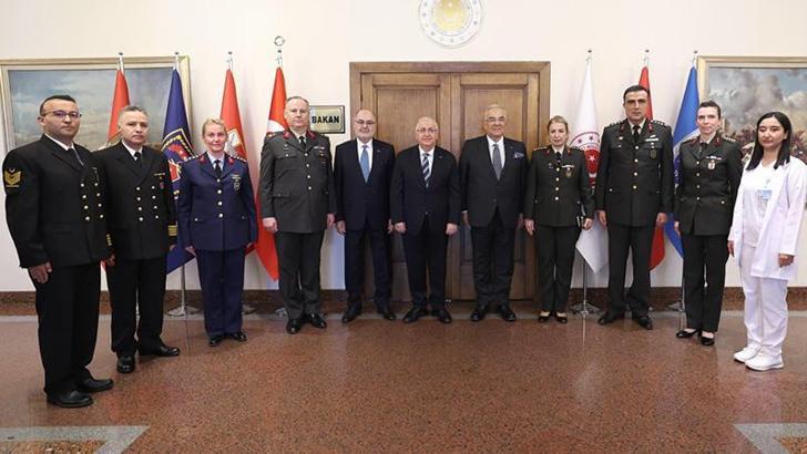 Bakan Güler, MSB sağlık personeli ile buluştu