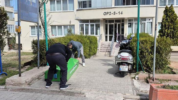 Yalnız yaşadığı evinde ölü bulundu