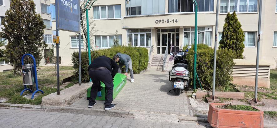 Yalnız yaşadığı evinde ölü bulundu