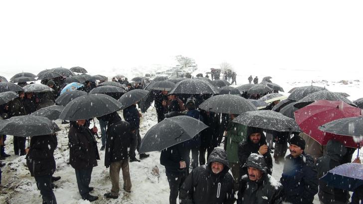 Kazada ölen anne, baba ve 6 aylık bebekleri toprağa verildi