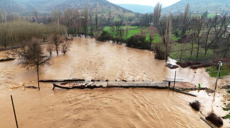 Mardin'de sağanak; dereler taştı, evler ile tarım arazilerini su bastı (4)