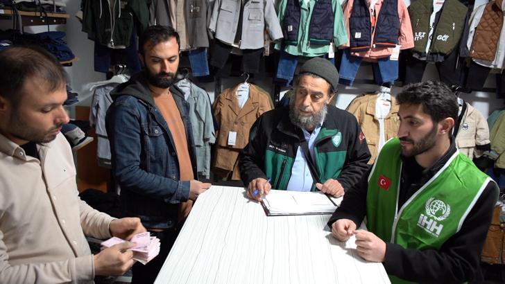 Siirt’te ‘zimem defteri’ geleneği yaşatıldı; 170 ailenin yaklaşık 600 bin liralık borcu ödendi