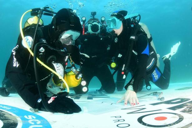 Türk dalgıçtan dünya rekoru: Soğuk suda 36 saat 9 dakika 36 saniye