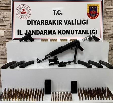 Diyarbakır’da silah kaçakçılığı operasyonu