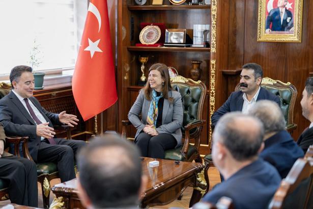 DEVA Partisi Genel Başkanı Babacan Diyarbakır’da