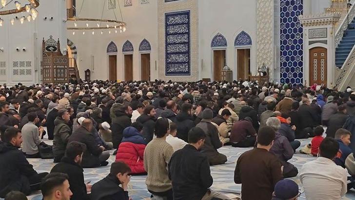 İstanbul'da Kadir Gecesi idrak edildi