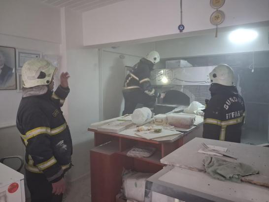 Pide salonunda doğal gaz patlaması: 1 yaralı