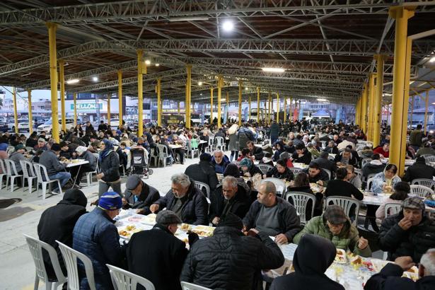 Aydın'da 6 ilçede iftar sofraları kuruldu
