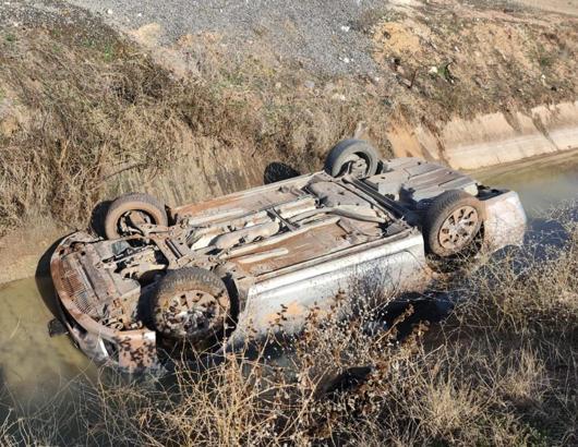 Aksaray'da otomobil sulama kanalına düytü; Baba ve kızı yaralandı