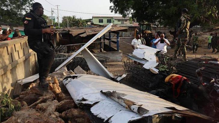 Gana’da küçük uçak düştü: 2 ölü
