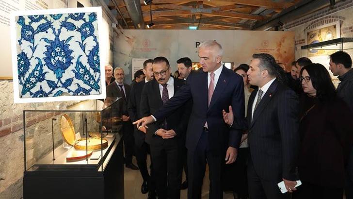 Çalınan iki İznik çinisi yıllar sonra yeniden Türkiye'de