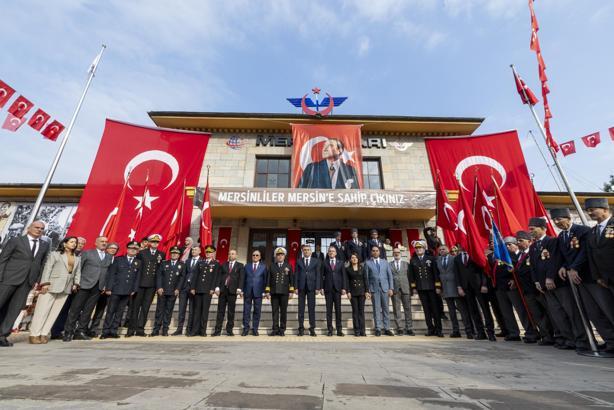 Atatürk'ün Mersin'e gelişinin yıl dönümü törenle kutlandı