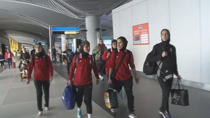 İran Kadın Milli Futbol Takımı İstanbul'a geldi