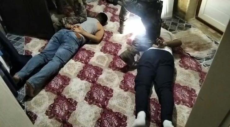 İzmir’de iş yerine silahlı saldırı düzenleyen 2 şüpheli tutuklandı