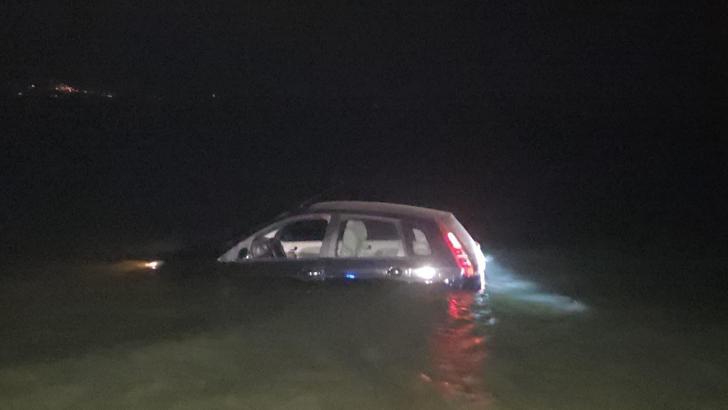 Bursa’da otomobil göle düştü: 1 yaralı