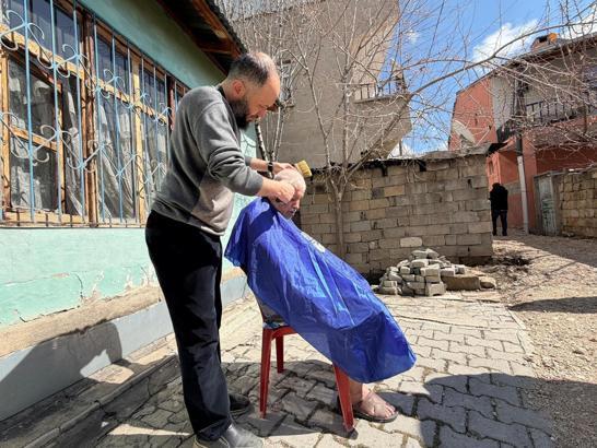 İpekyolu Belediyesi’nden ücretsiz bayram tıraşı