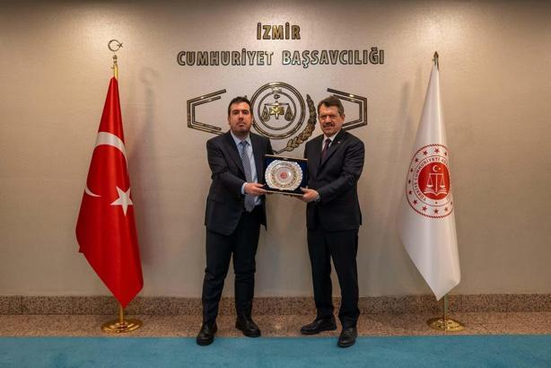 Adalet Bakan Yardımcısı Tuncay'dan İzmir Adliyesi'ne ziyaret