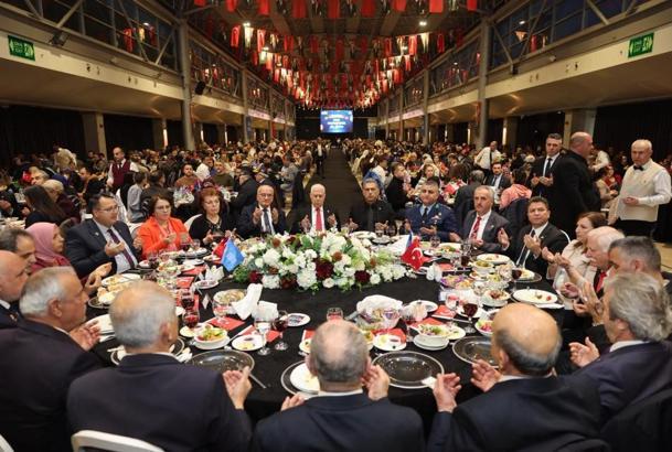 Çanakkale Zaferi’nin yıl dönümünde şehit aileleri ve gazilere iftar