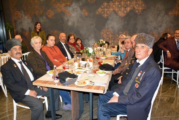 Şehit aileleri, gaziler iftarda bir araya geldi