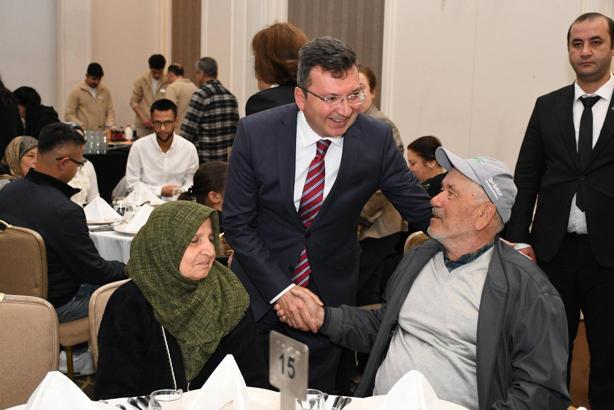 Şehit yakınları ve gaziler onuruna iftar