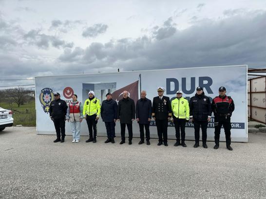 Vali Toraman, görev başındaki emniyet personeliyle bayramlaştı