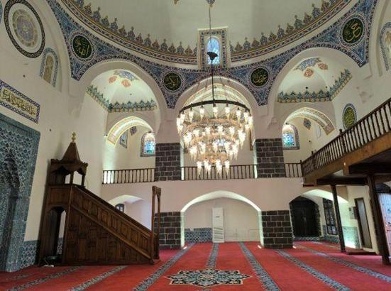Restore edilen 3 tarihi cami, bayramda ibadete açılacak