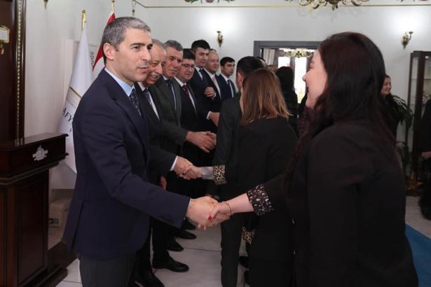 Vali Aktaş, kurum personeliyle bayramlaştı