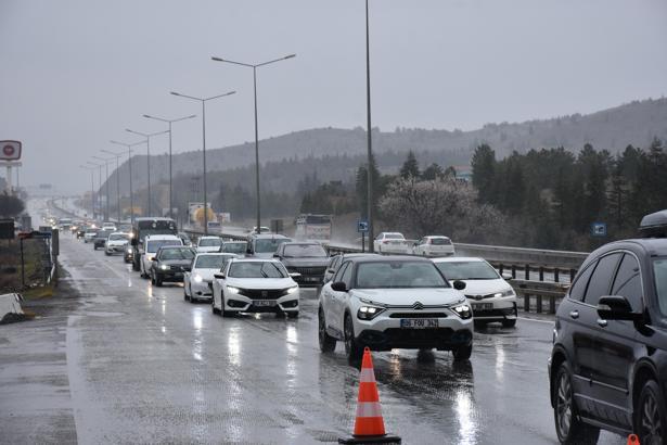 'Kilit kavşak' Kırıkkale'de, bayram yoğunluğu başladı