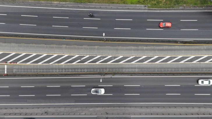 İstanbul - İstanbul'da bayramın ilk günü yollar boş kaldı
